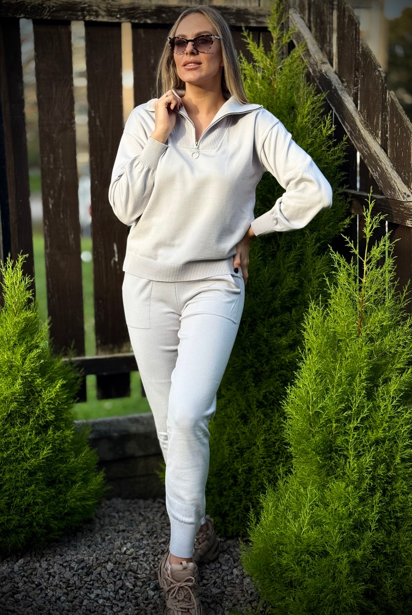 Knitted leisure suit