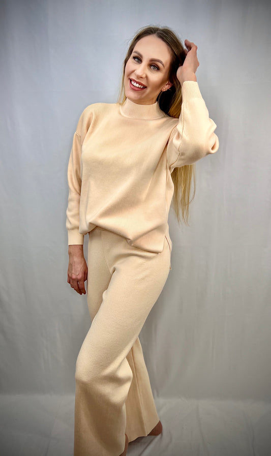 Two piece knitted cozy suit